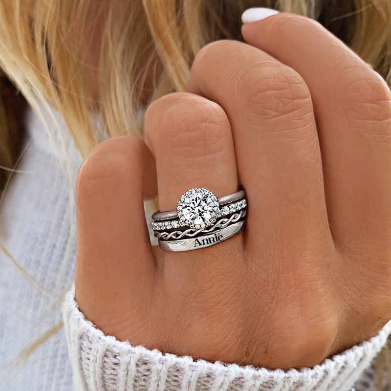 Custom Engraved Gold Name Ring – A Timeless Gift for Mom